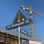 Straßenschild Ute-Strittmatter-Straße/Aubinger Allee
